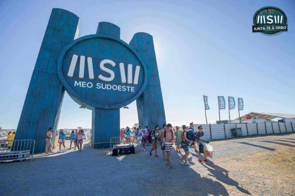 Meo Sudoeste giant logo