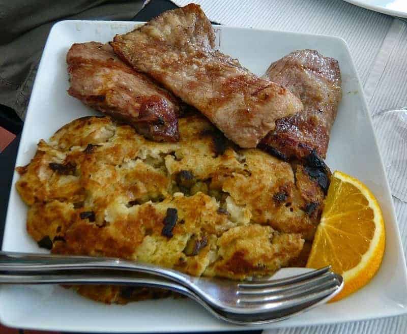 Migas à alentejana.